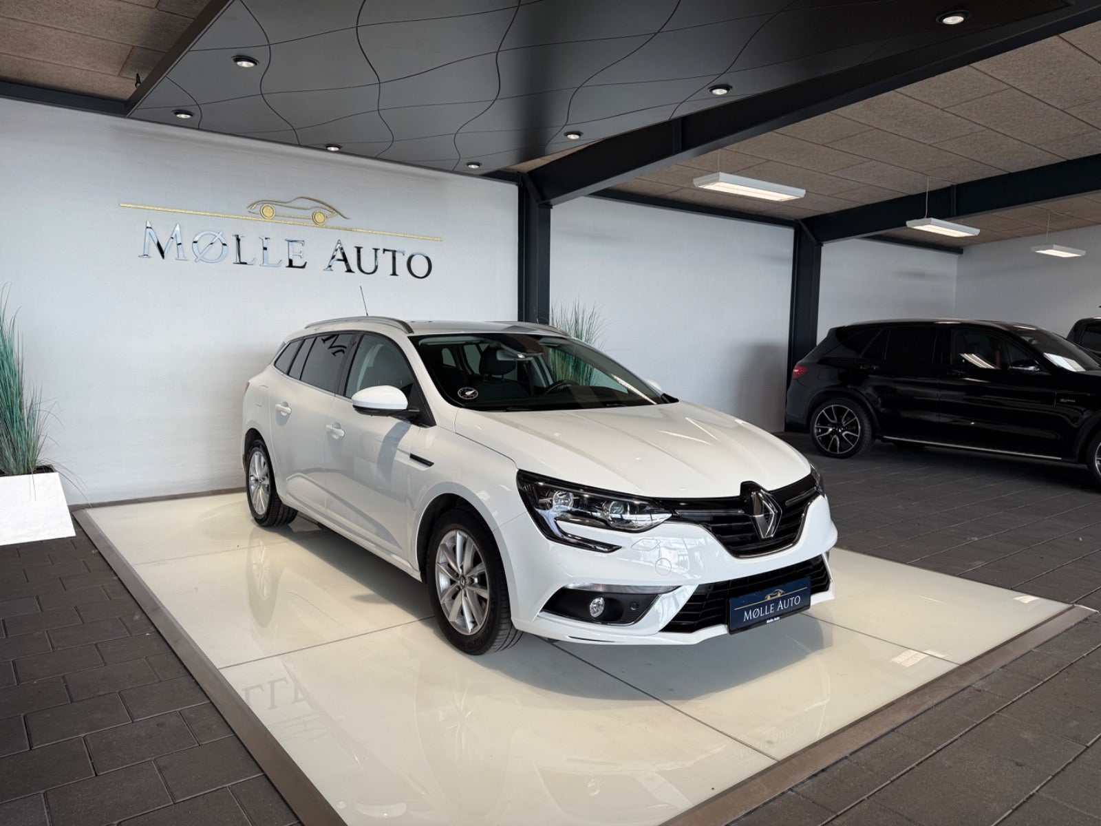 Billede af Renault Megane IV 1,2 TCe 100 Zen Sport Tourer