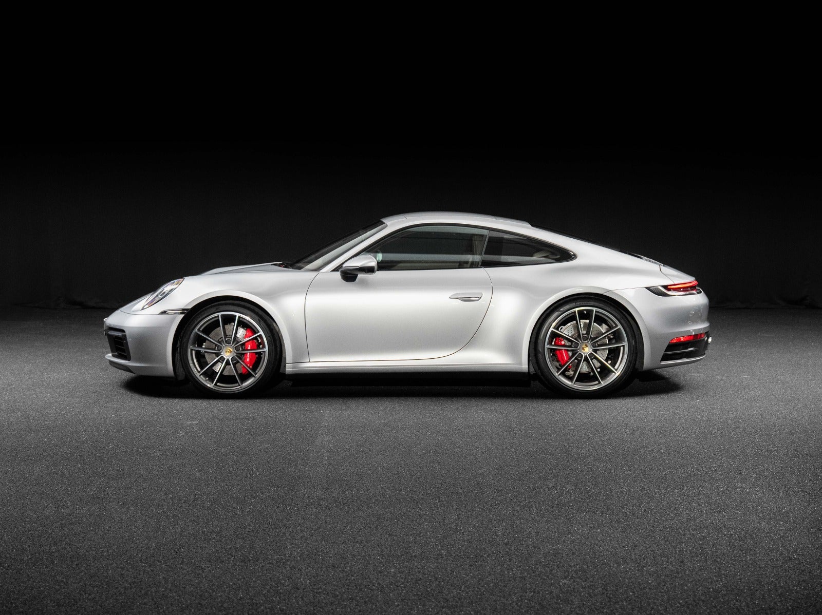 Gallery image 3 of 18