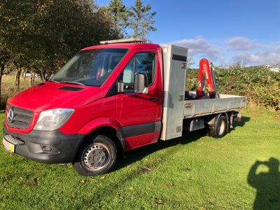 Mercedes Sprinter 519, årg. 2017, km 120000, Rød, Med 995 kg Fassi el hydralik kran monteret højresi