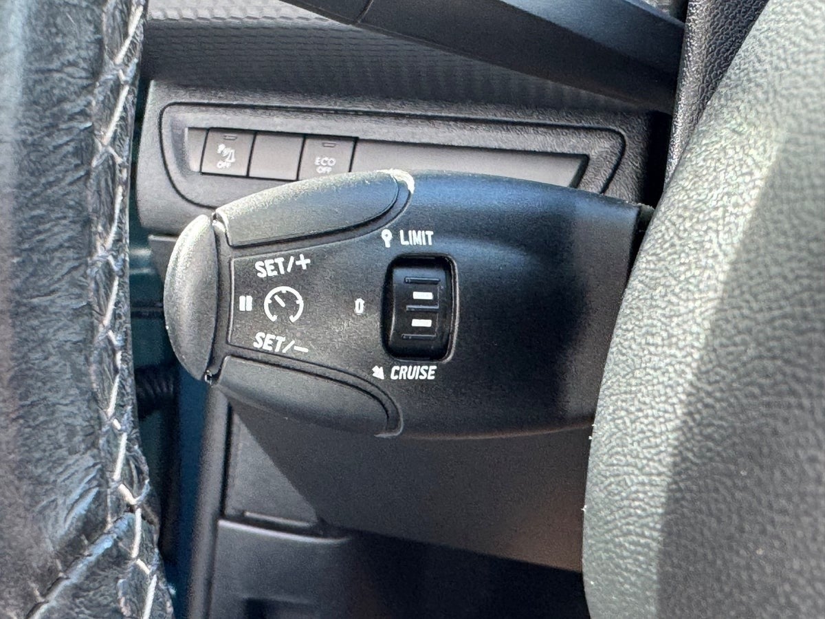 Billede af Peugeot 2008 1,6 BlueHDi 100 Allure Sky