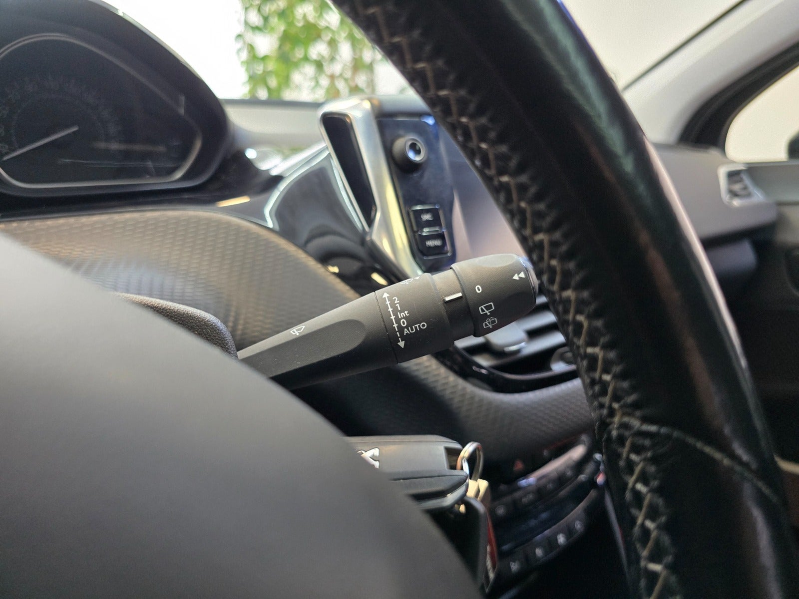 Billede af Peugeot 2008 1,2 e-THP 110 Desire Sky