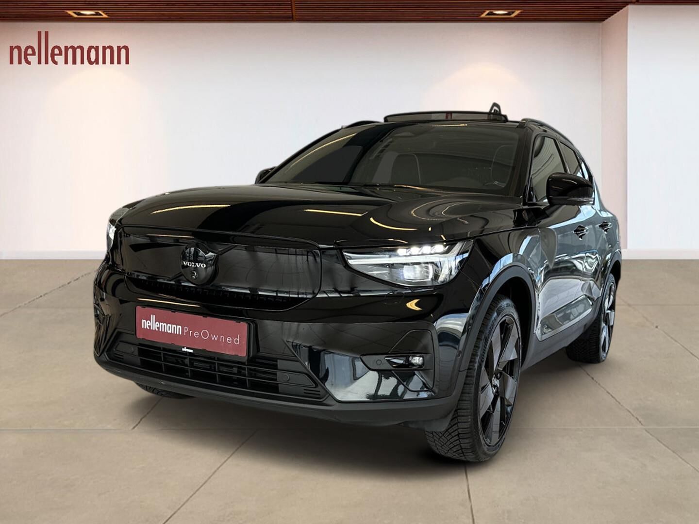 Volvo EX40 Extended Range Black Edition
