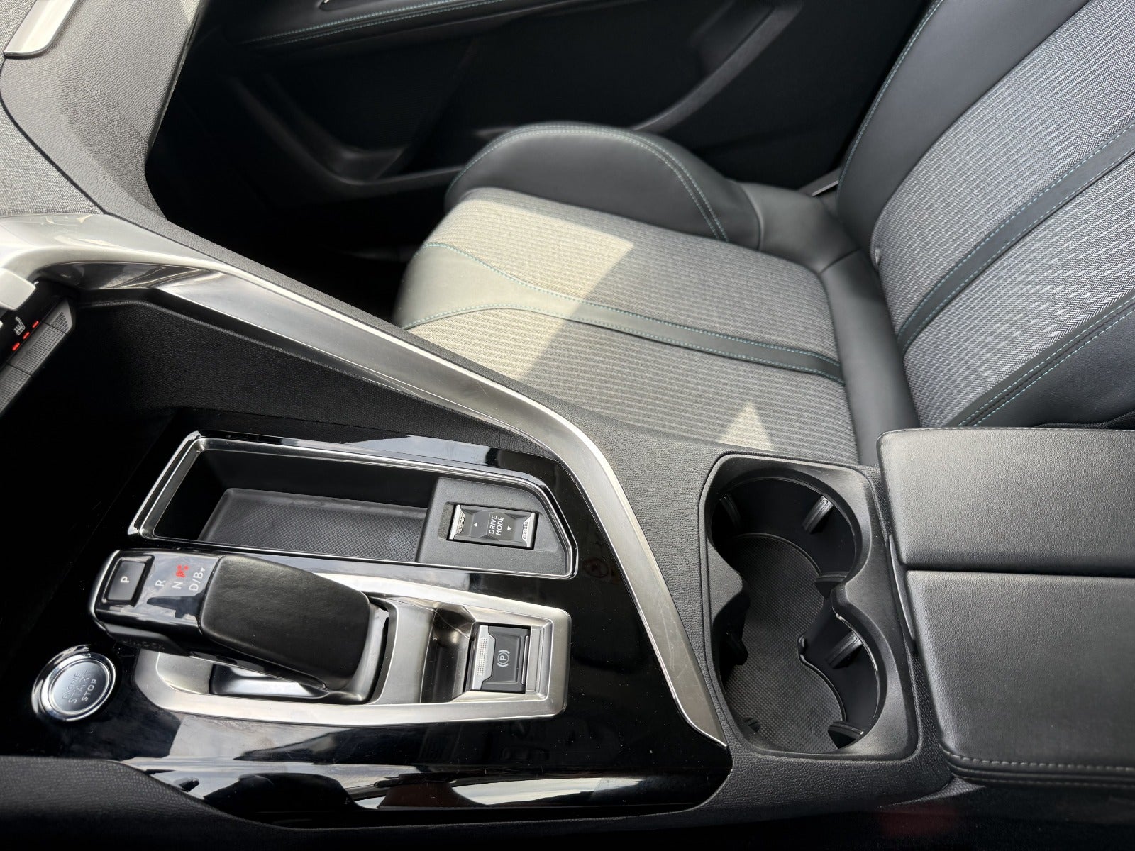 Billede af Peugeot 3008 1,6 Hybrid First Selection EAT8