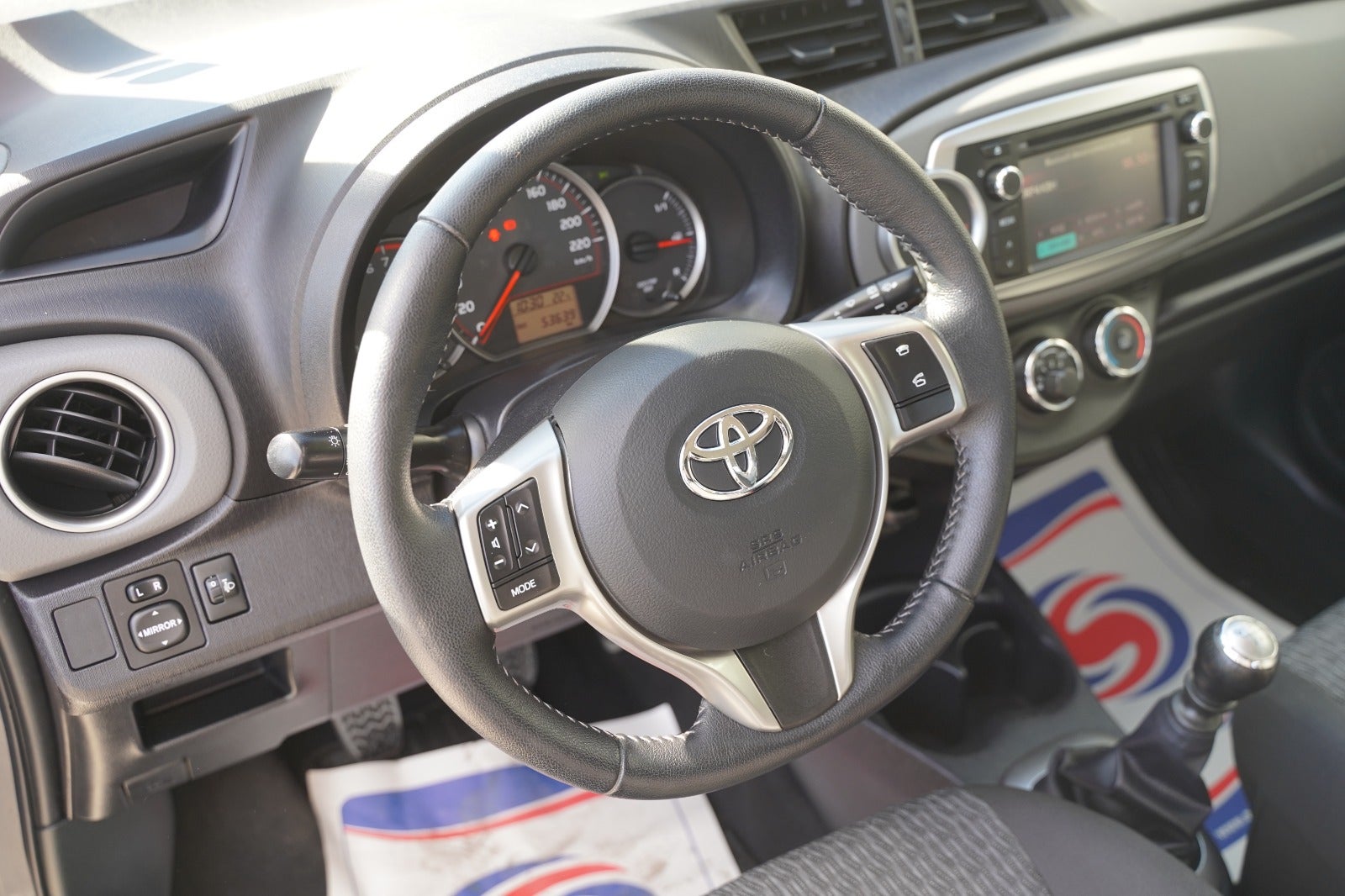 Billede af Toyota Yaris 1,3 VVT-i T2 Touch