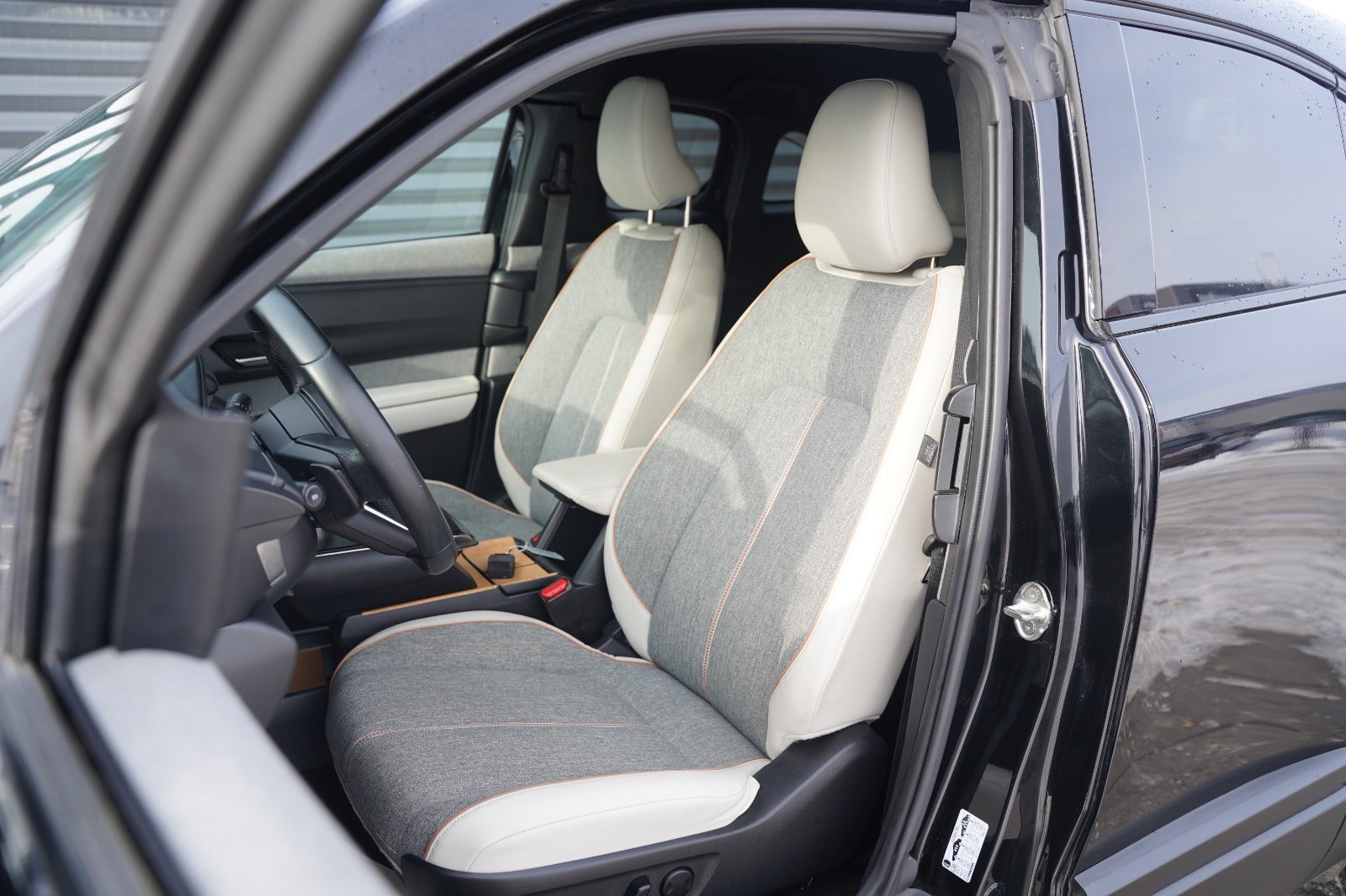 Billede af Mazda MX-30 e-SkyActiv First Edition