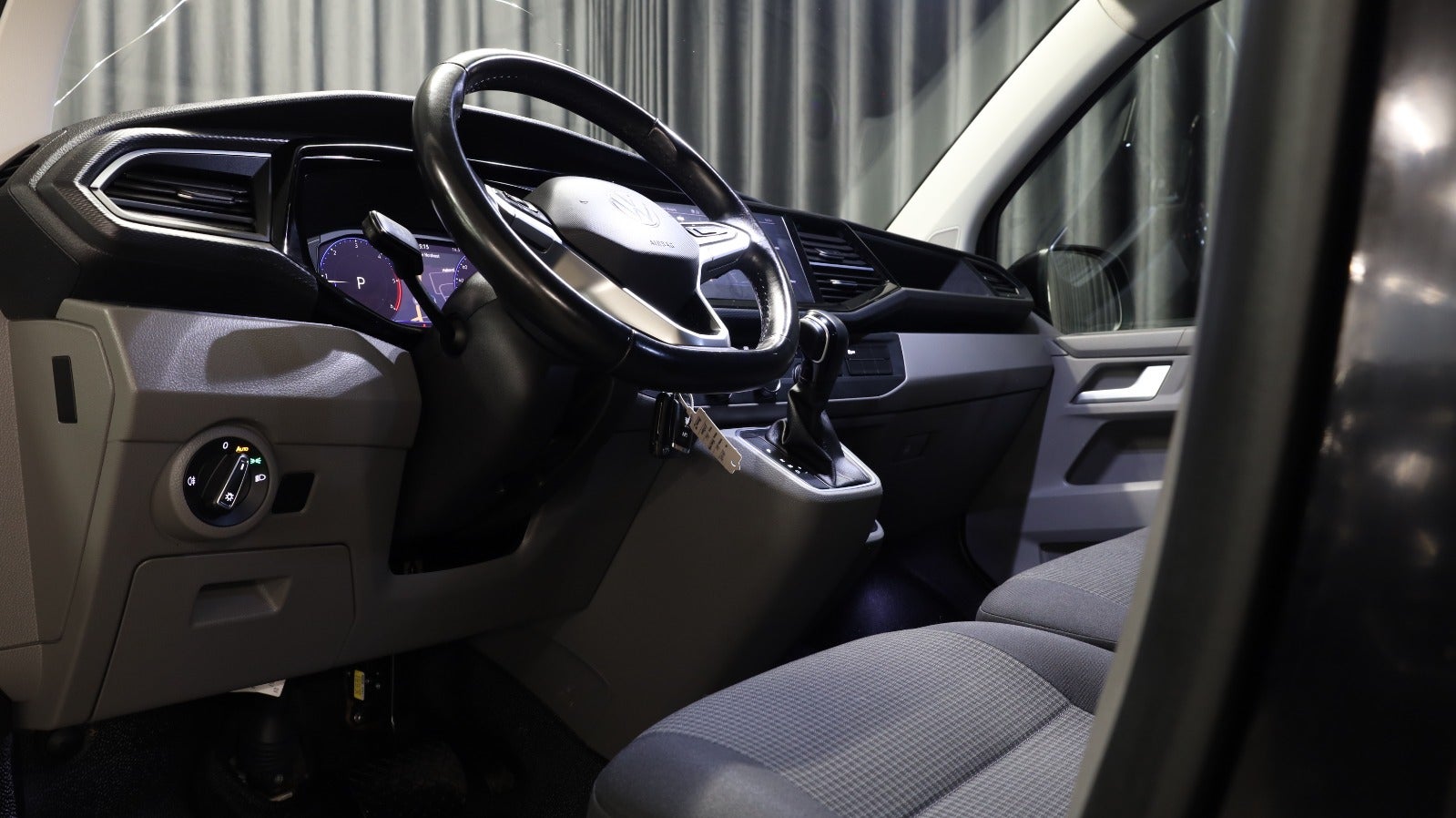 VW Transporter TDi 150 Kassevogn DSG kort