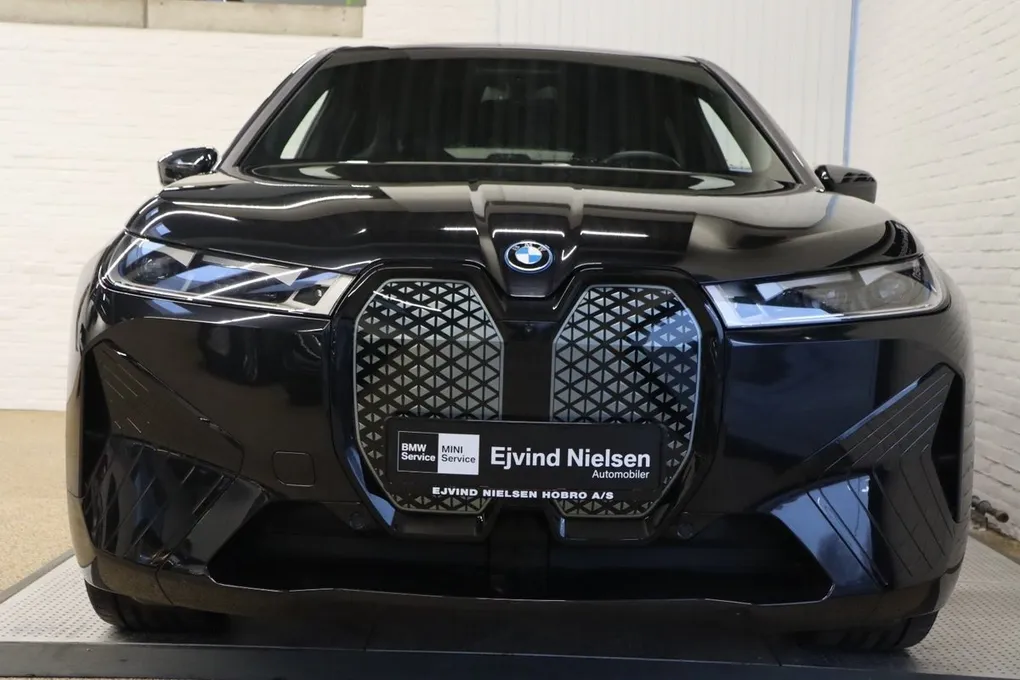 BMW iX xDrive40 Fully Charged Sport