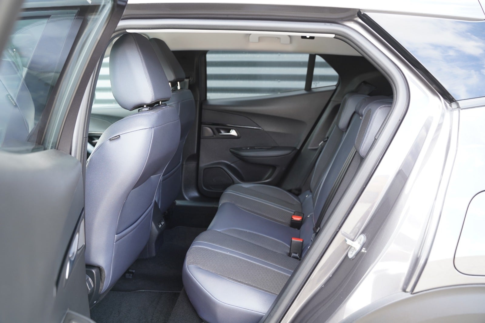 Billede af Peugeot 2008 1,2 PureTech 130 Allure Tour