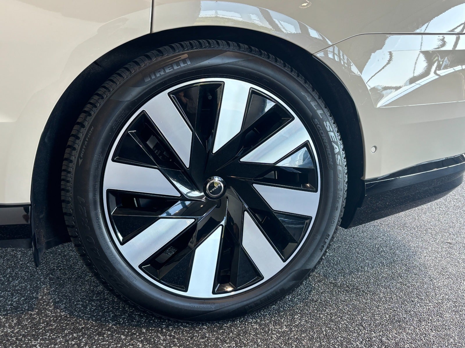 Volvo EX90 Twin Performance Ultra 7prs 5d - 10