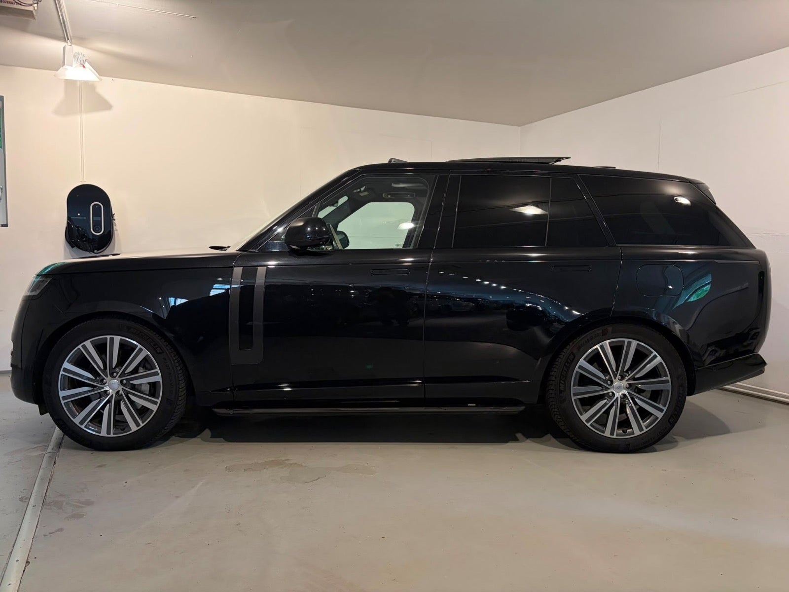 Land Rover – Range Rover