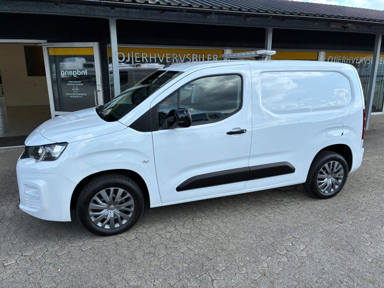 Peugeot Partner BlueHDi 100 L1V1 Plus Van