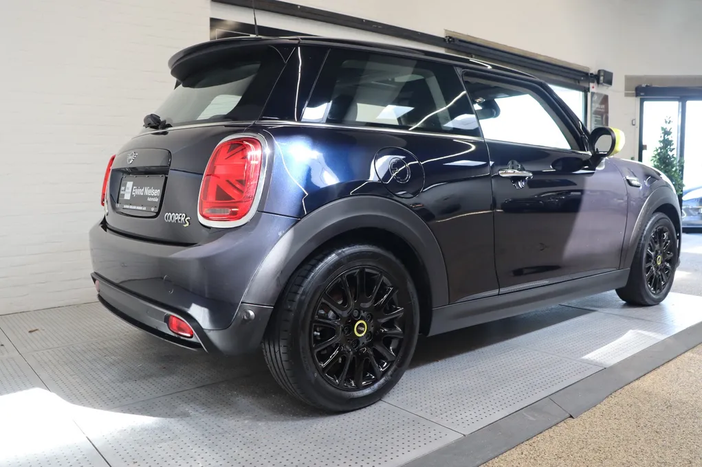 MINI Cooper SE Camden Edition