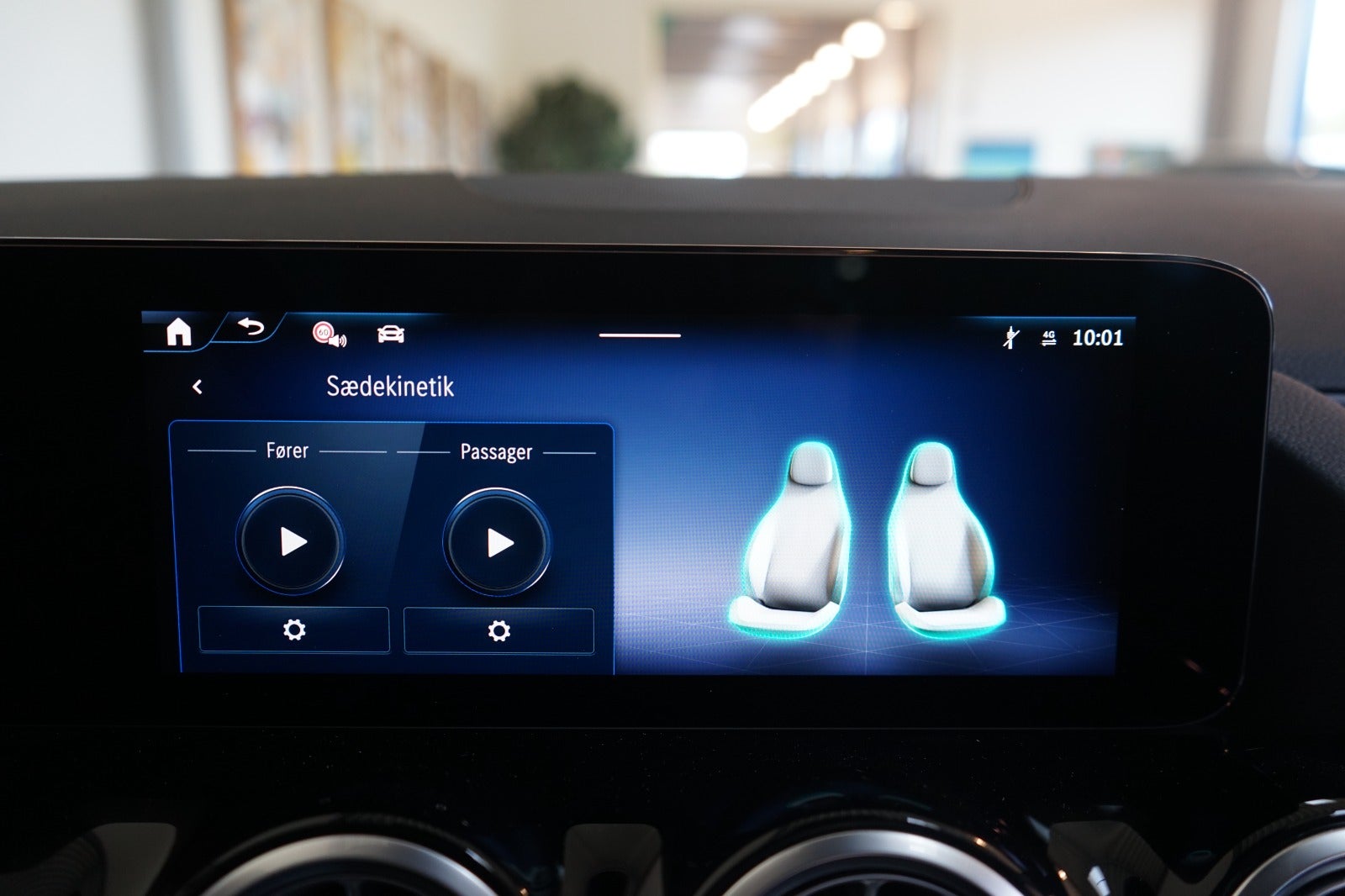 Mercedes EQA250+
