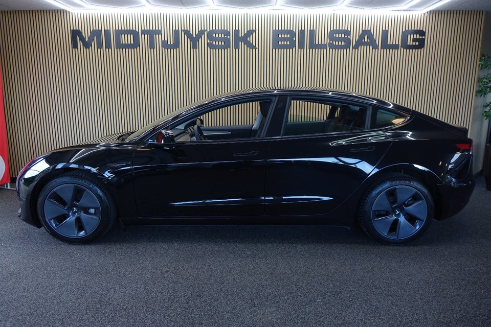 Tesla Model 3, Billede 2