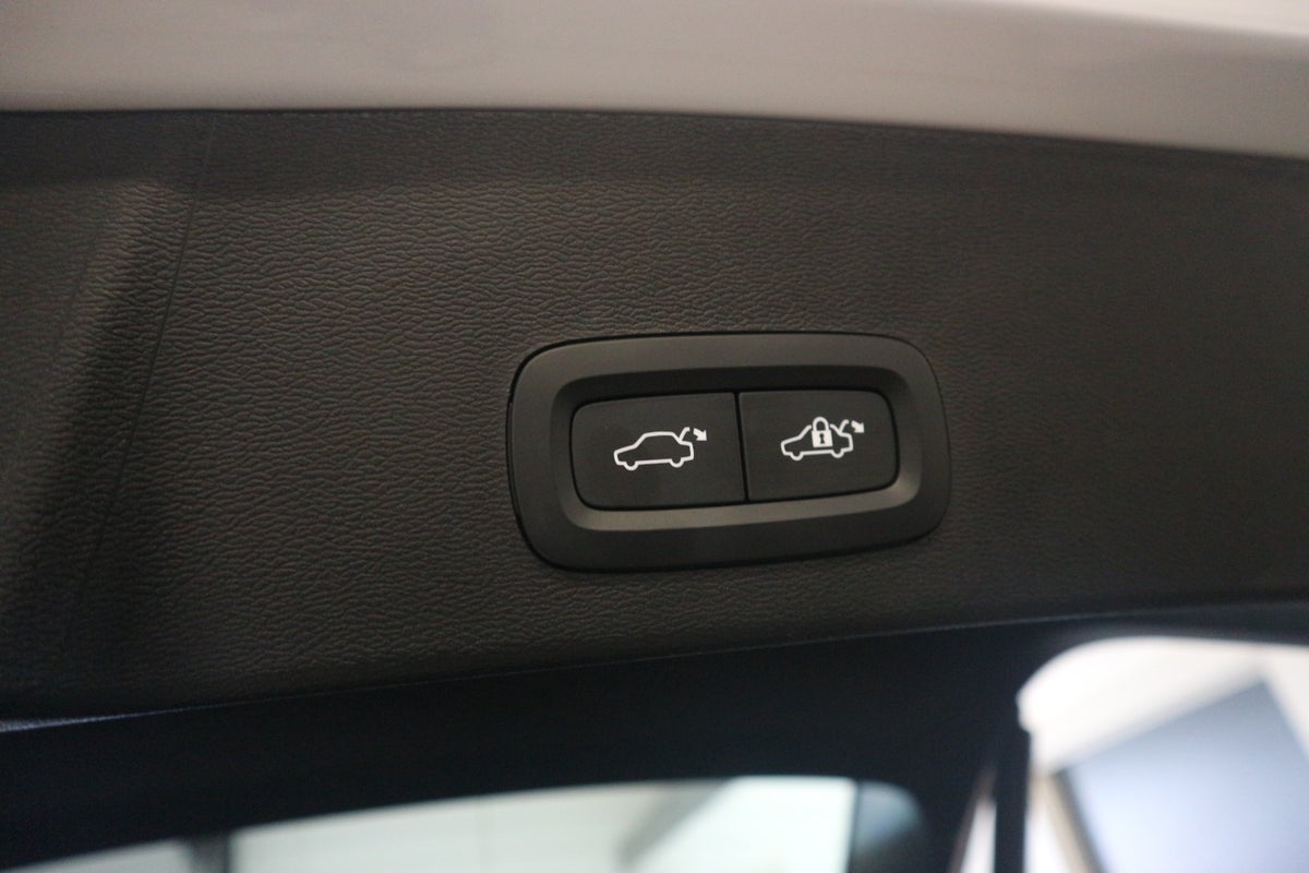 Volvo XC40 P6 ReCharge Core