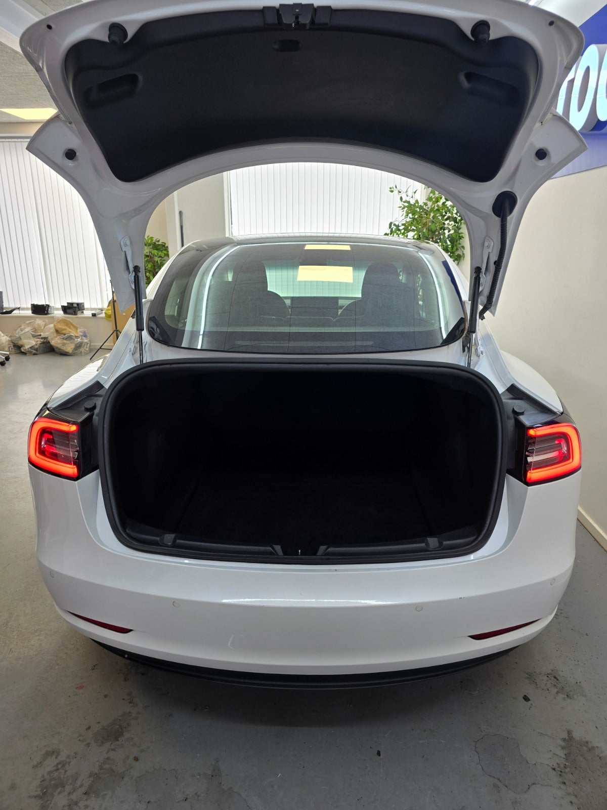 Billede af Tesla Model 3 Standard Range+ RWD