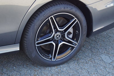 Mercedes E300 de AMG Line stc. aut.