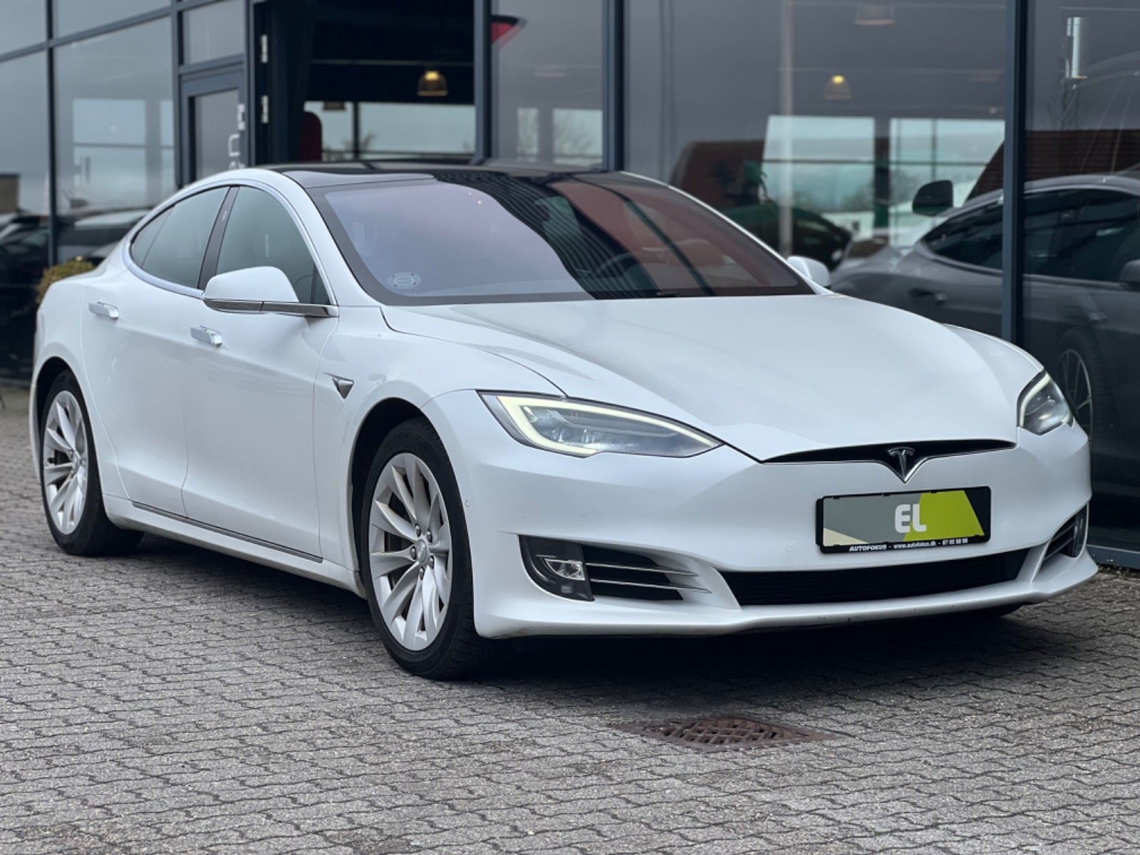 Tesla Model S 2019
