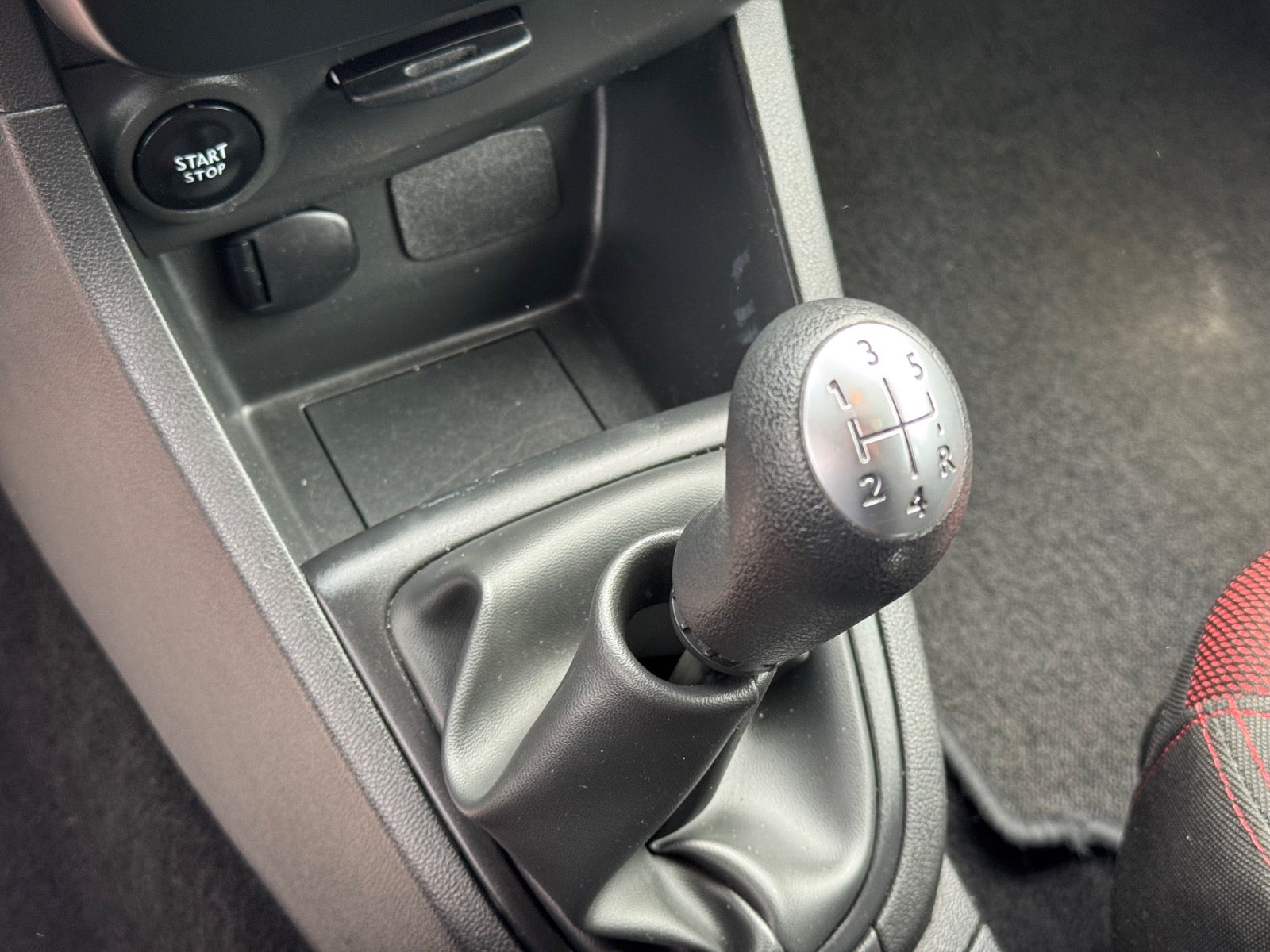 Billede af Renault Clio IV 1,2 16V Authentique Sport Tourer