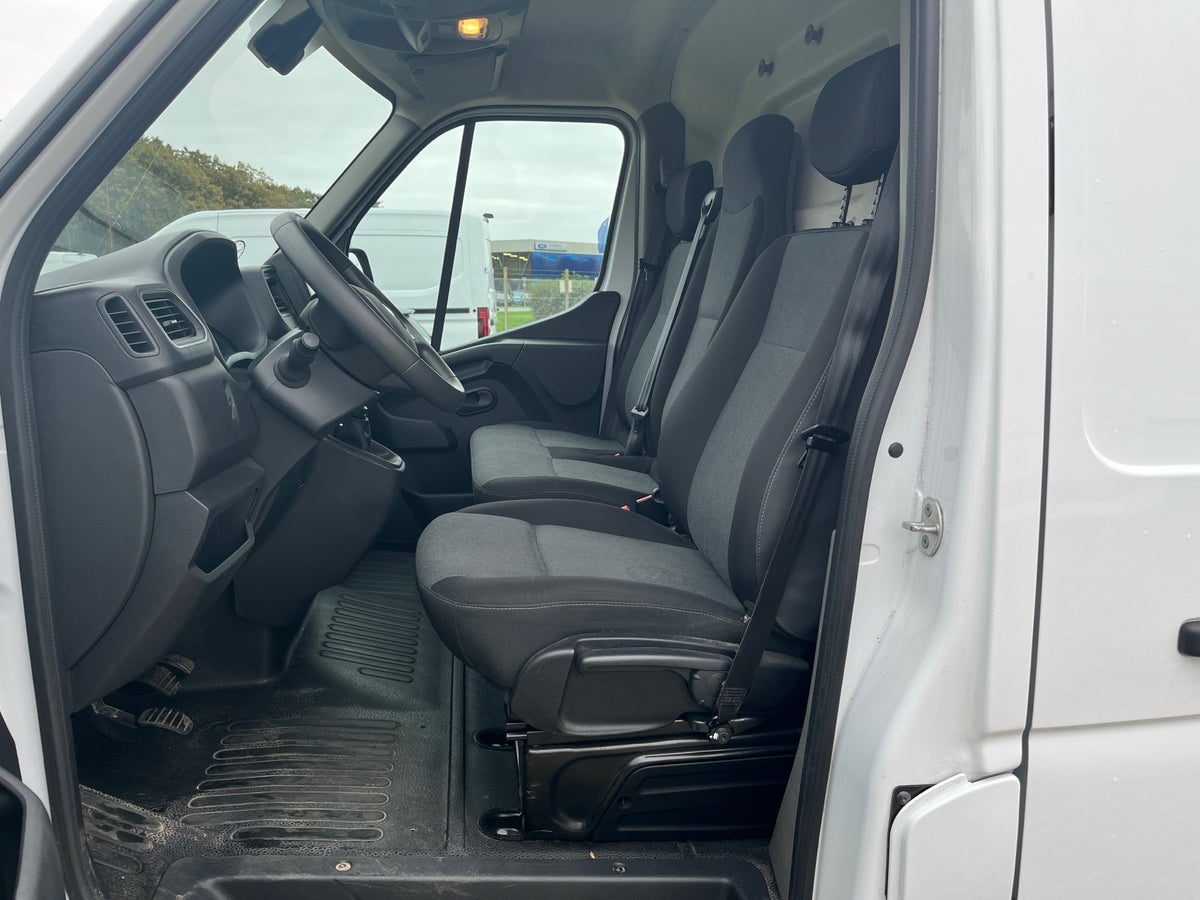 Renault Master IV T35 dCi 150 L3H2 Kassevogn Tekno billede 11