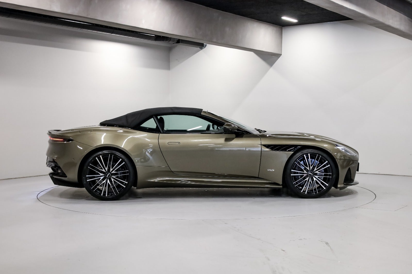 Aston Martin DBS 5,2 Superleggera Volante aut.