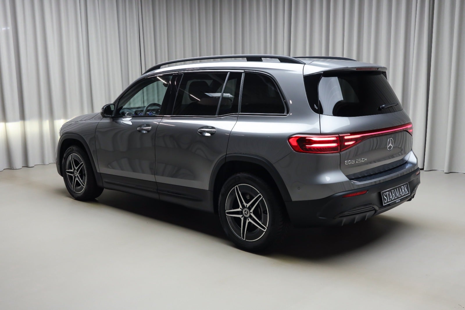 Mercedes-Benz EQB 250+ (3/8)