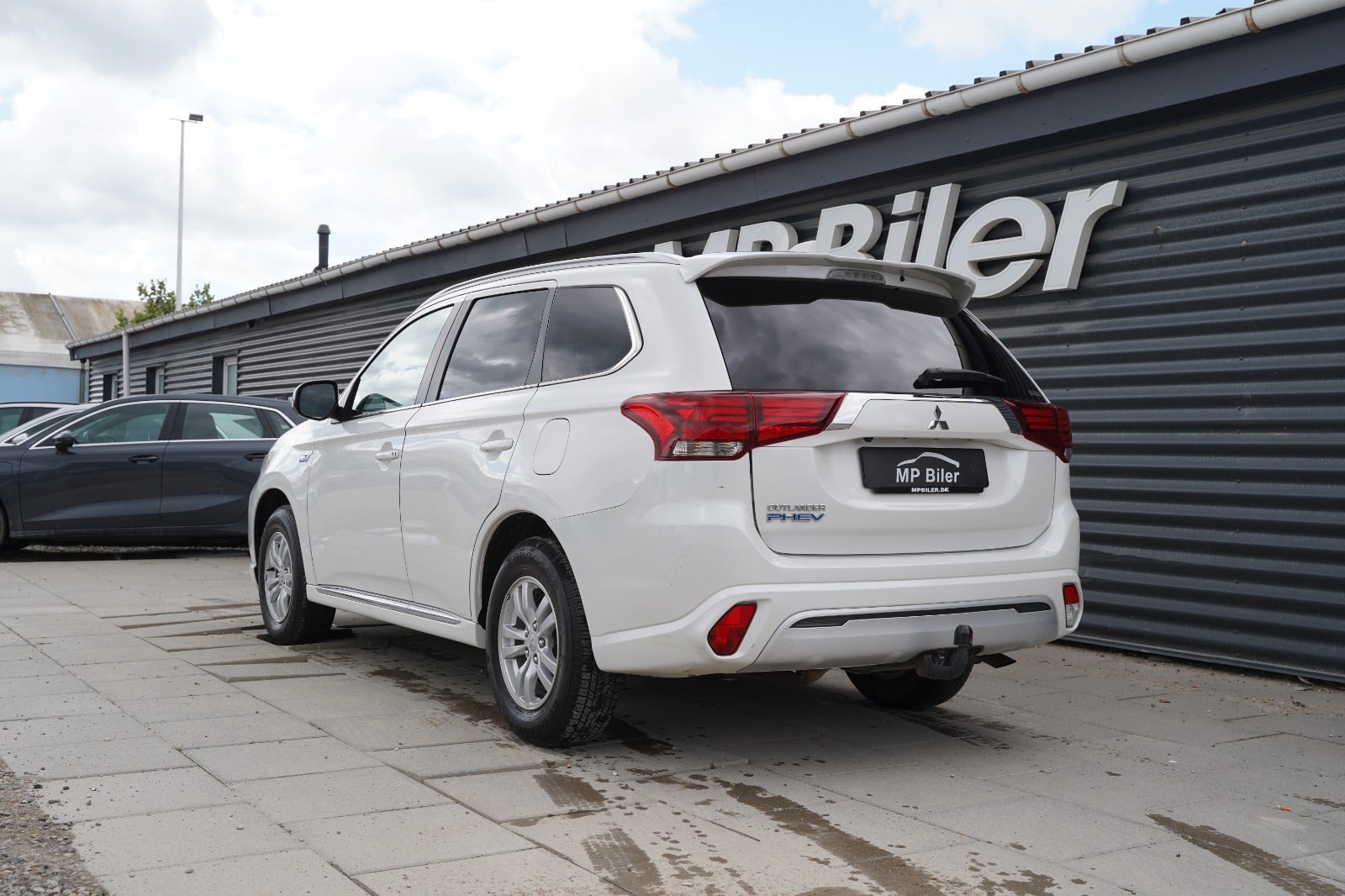 Billede af Mitsubishi Outlander 2,4 PHEV Inform+ CVT 4WD