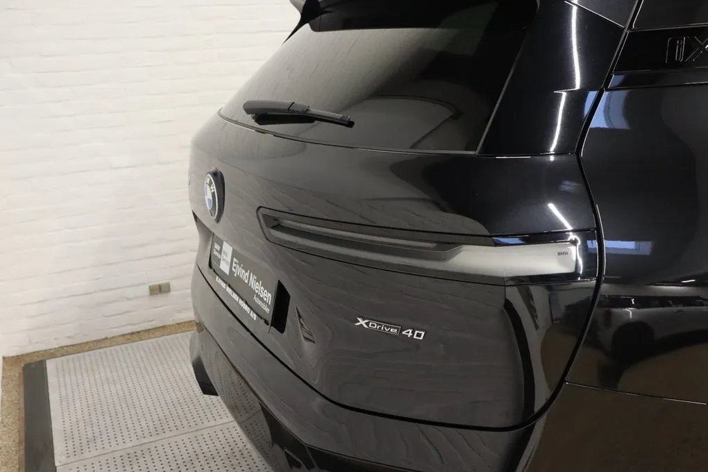 BMW iX xDrive40 Fully Charged Sport