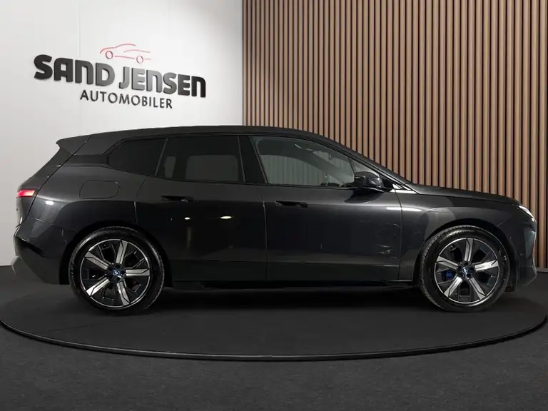 BMW iX xDrive40 Supercharged