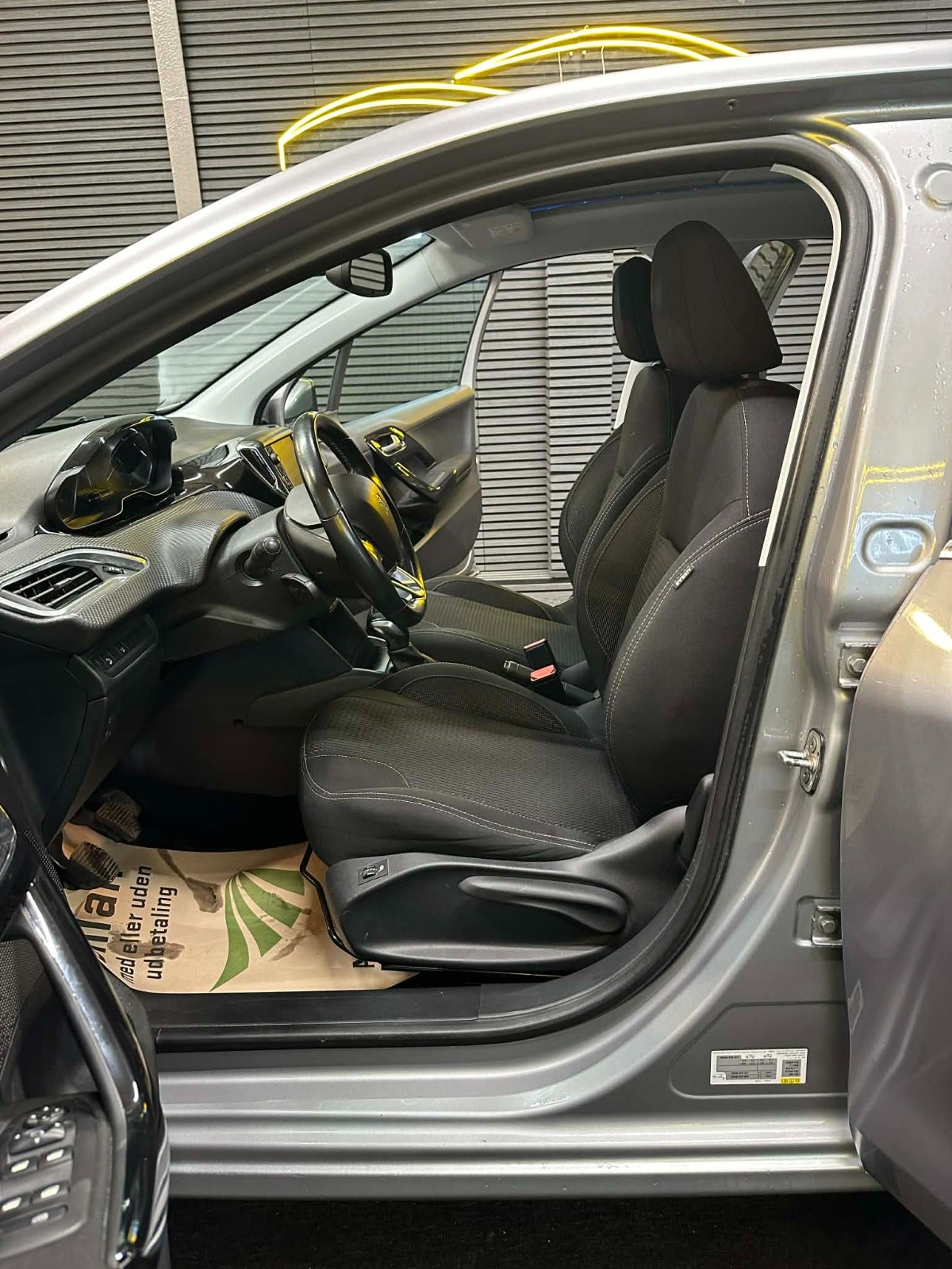 Billede af Peugeot 208 1,5 BlueHDi 100 Infinity Sky