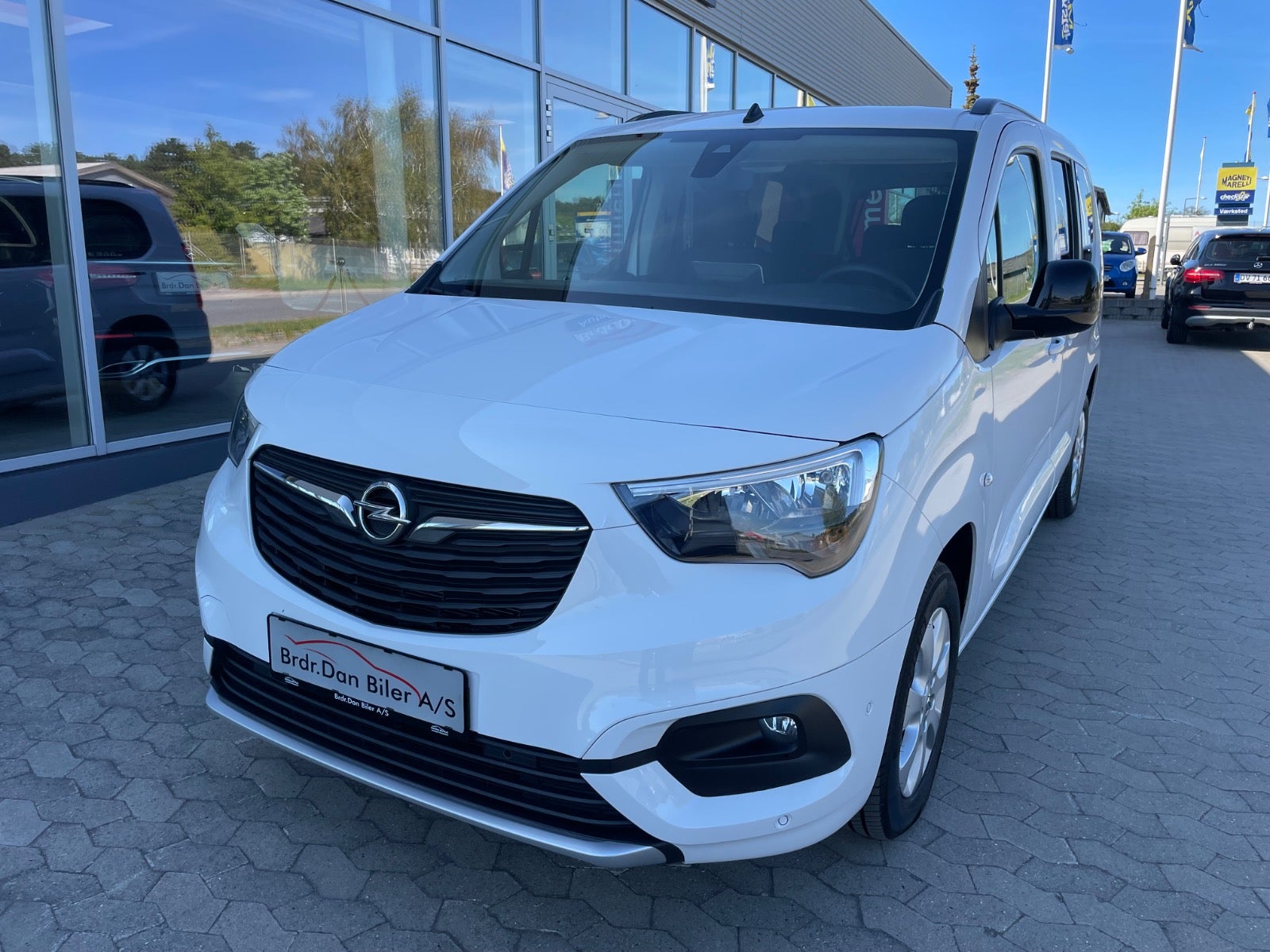 Billede af Opel Combo-e Life 50 Ultimate L2