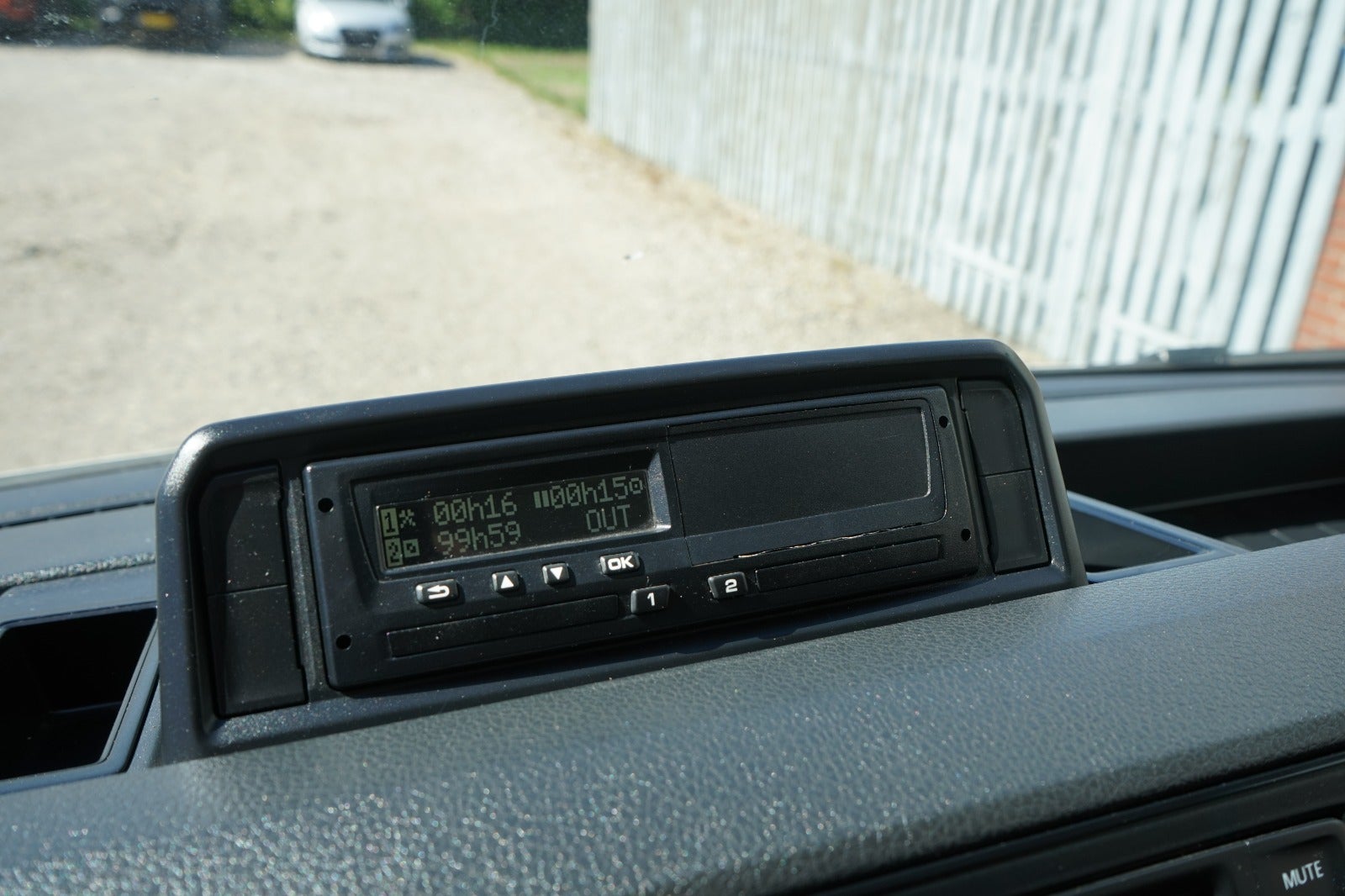 Billede af VW Crafter 35 2,0 TDi 177 Mandskabsvogn m/lad L4