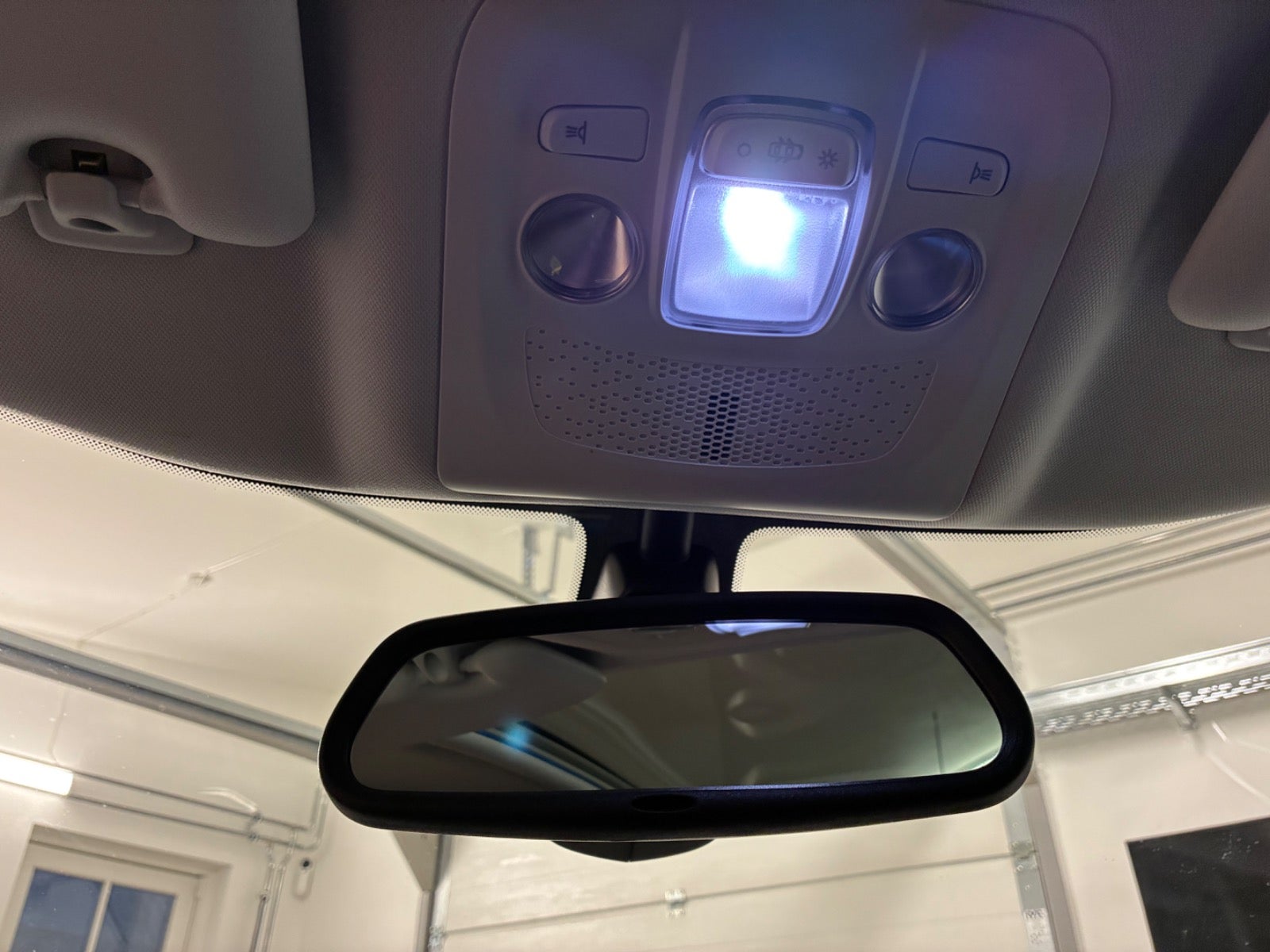 Billede af Peugeot 2008 1,2 e-THP 110 Desire Sky