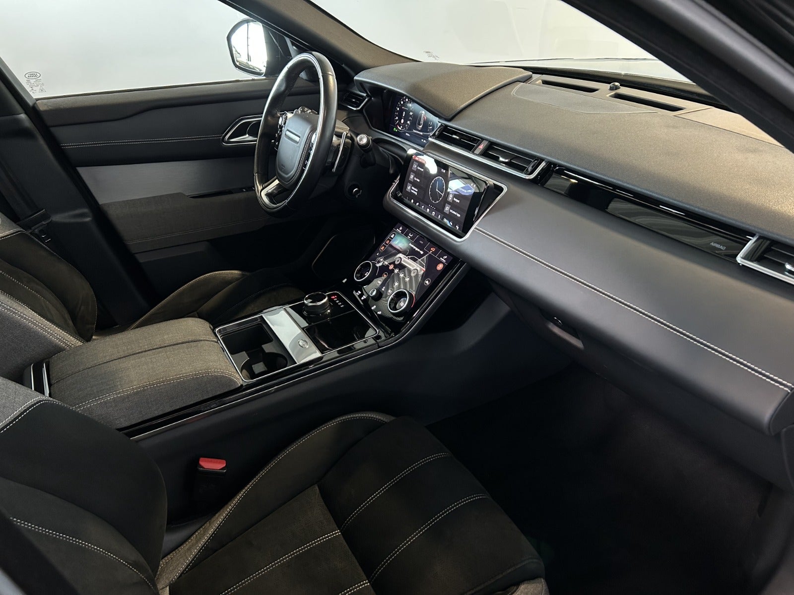Land Rover Range Rover Velar 3,0 D300 R-Dynamic aut. Van 5d - 6