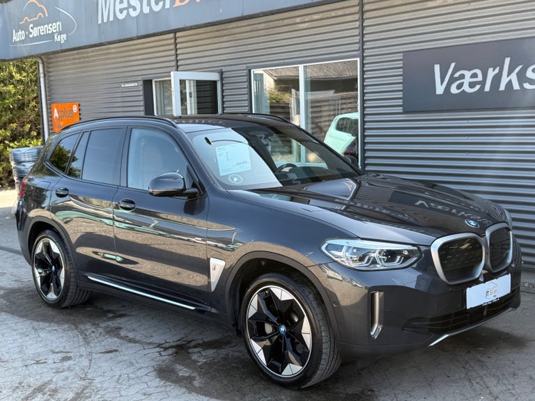 BMW iX3 Charged Plus