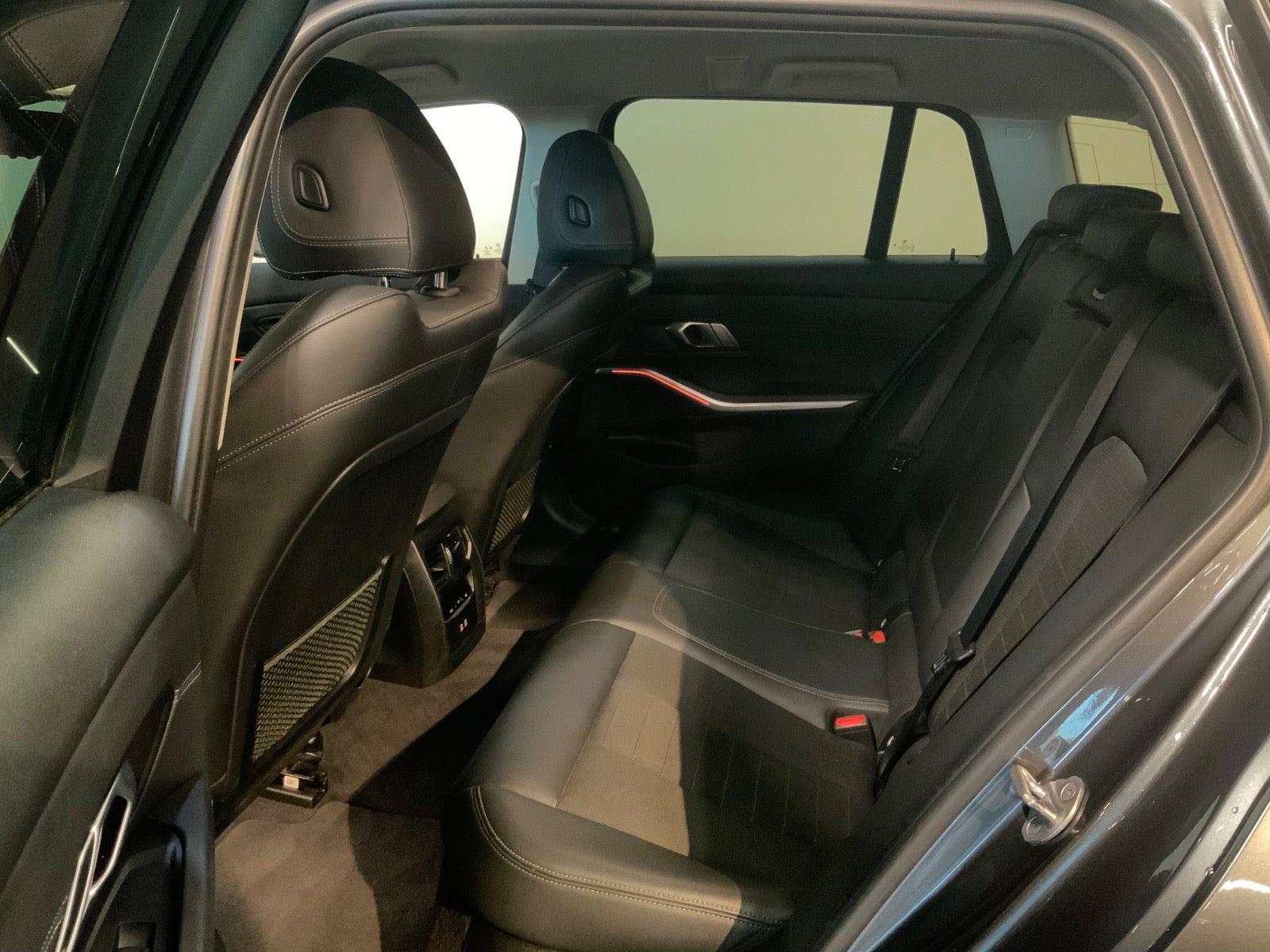BMW 330e (8/8)