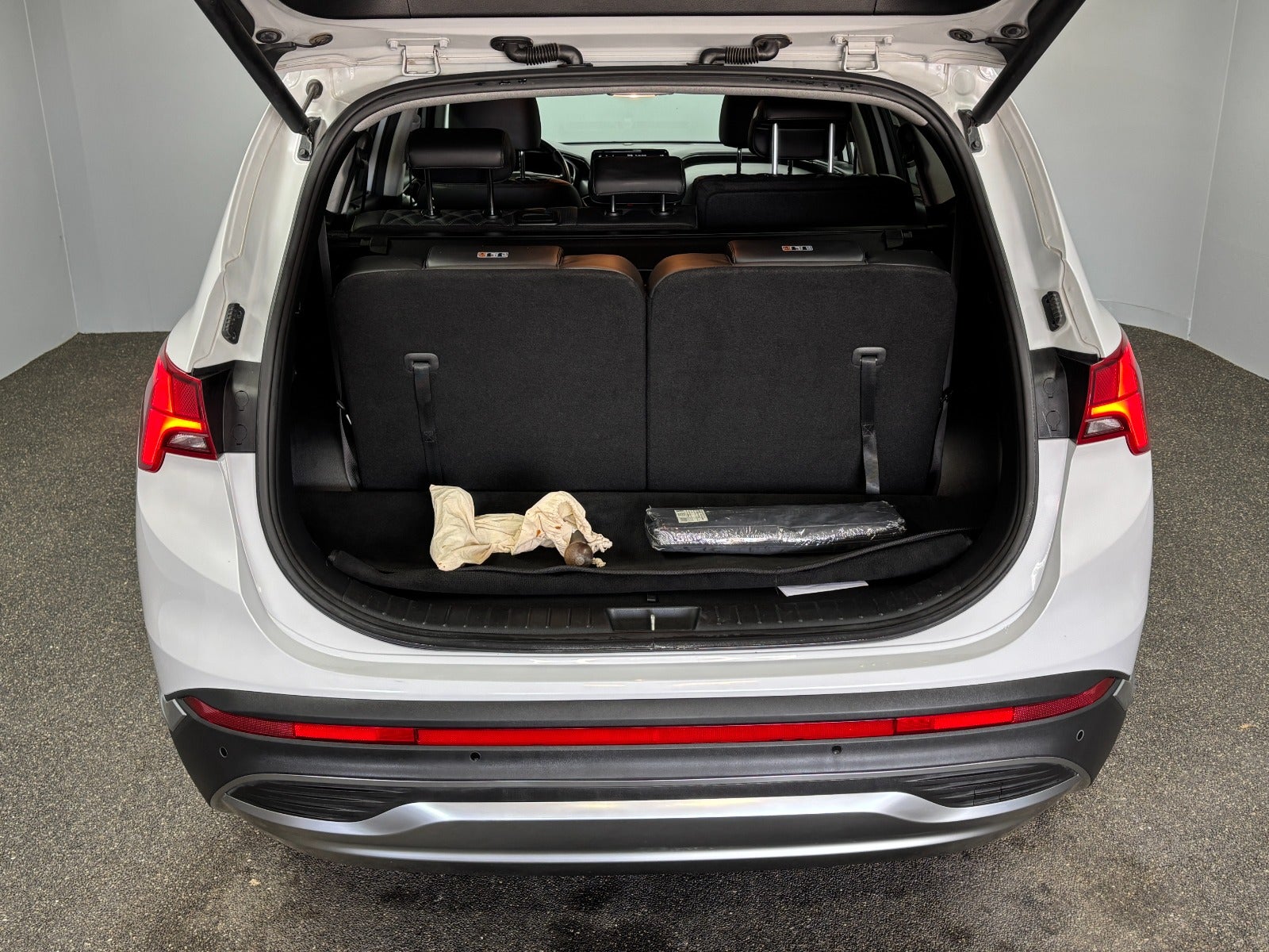 Billede af Hyundai Santa Fe 1,6 PHEV Essential aut. 4WD 7prs