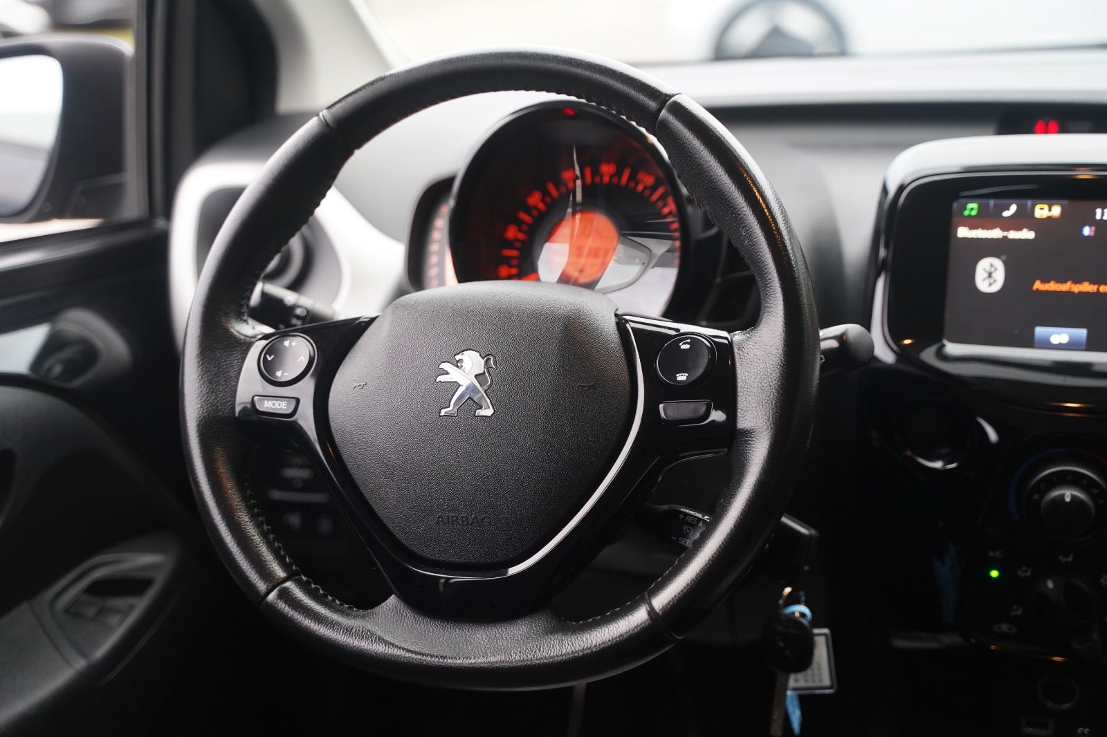 Billede af Peugeot 108 1,0 e-VTi 69 Allure