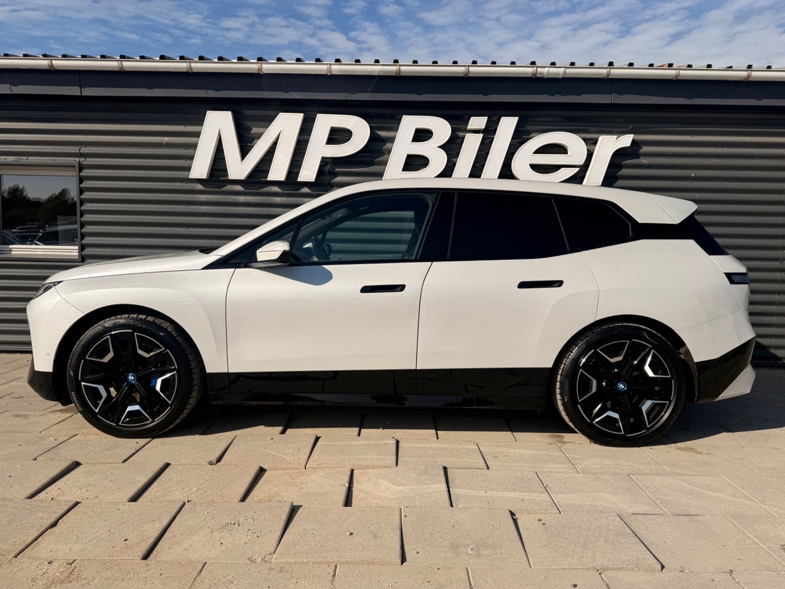 Billede af BMW iX  xDrive40