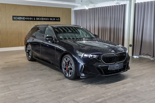 BMW i5  eDrive40 Touring Fully Charged M-Sport