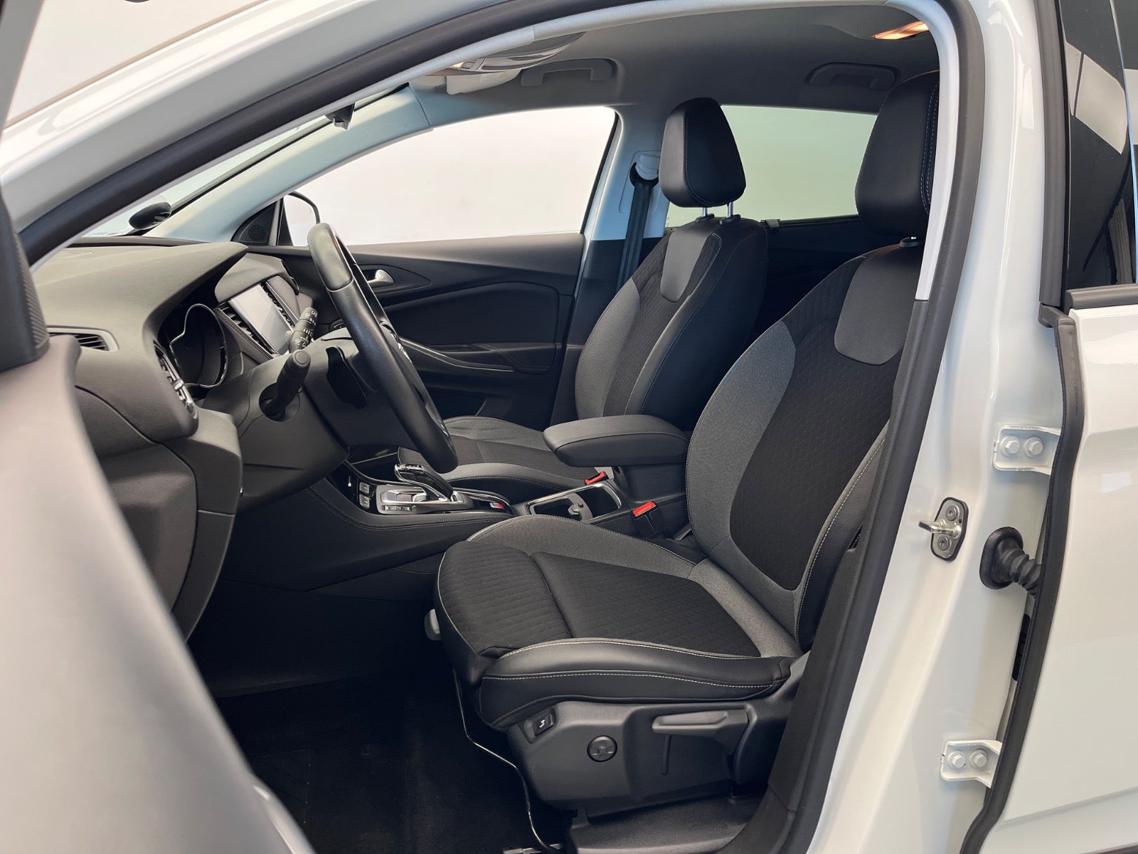 Billede af Opel Grandland X 1,6 Hybrid Innovation aut.