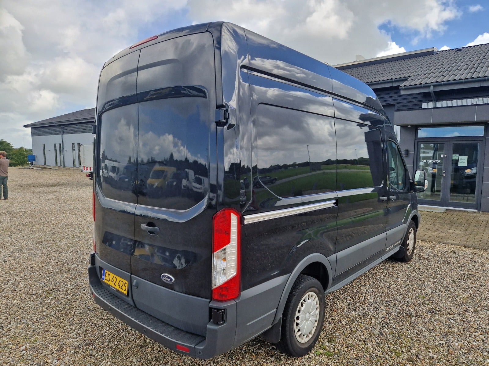 Billede af Ford Transit 350 L2 Van 2,0 TDCi 130 Trend aut. H2 FWD