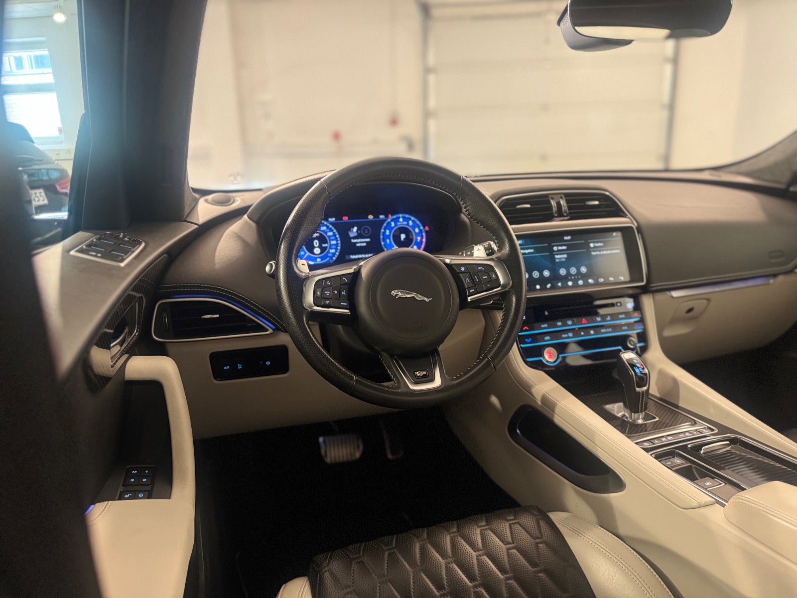 Jaguar – F-Pace