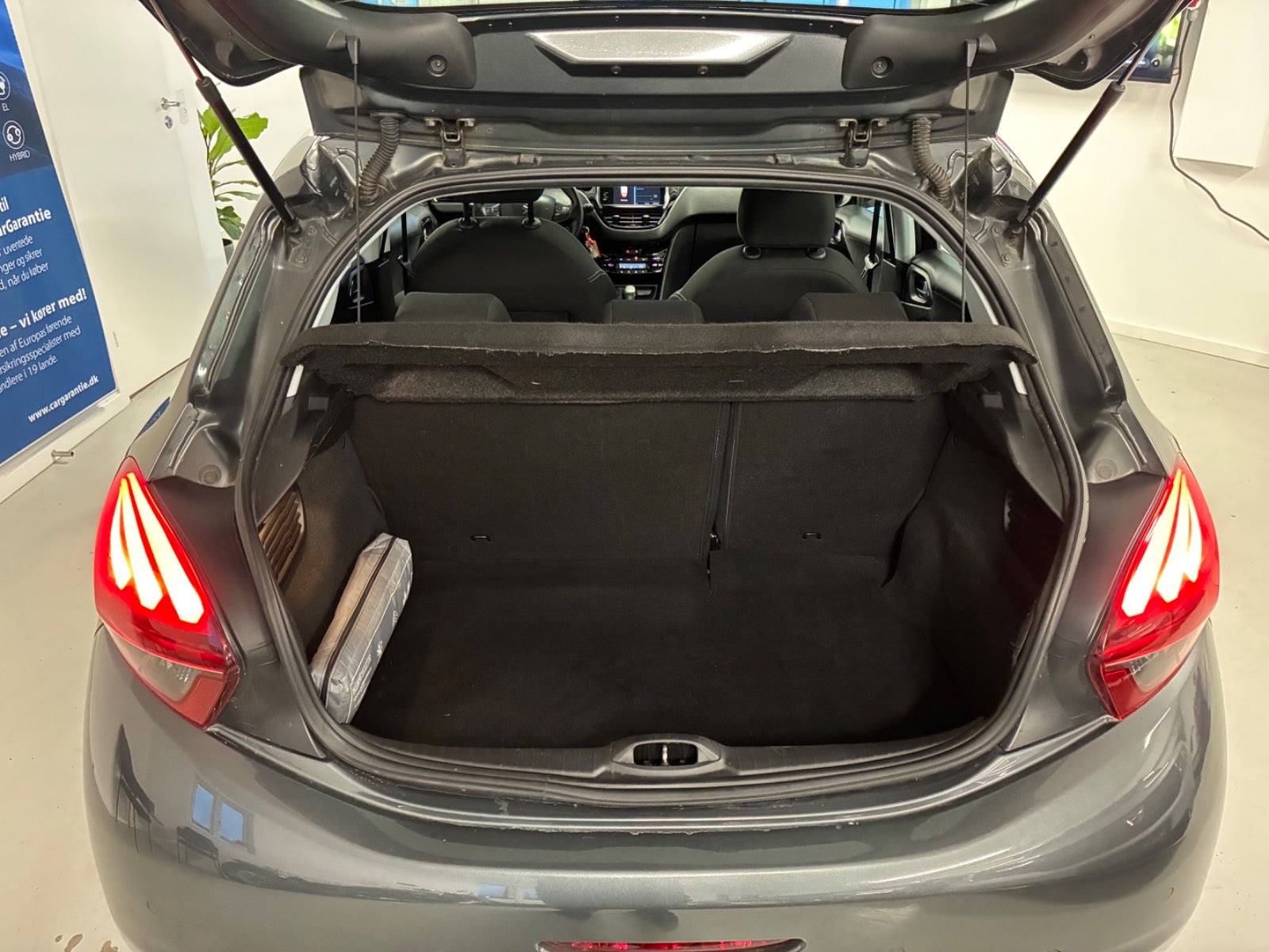 Billede af Peugeot 208 1,2 PureTech 82 Allure Sky