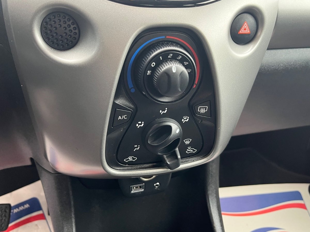 Billede af Toyota Aygo 1,0 VVT-i x-black II x-shift