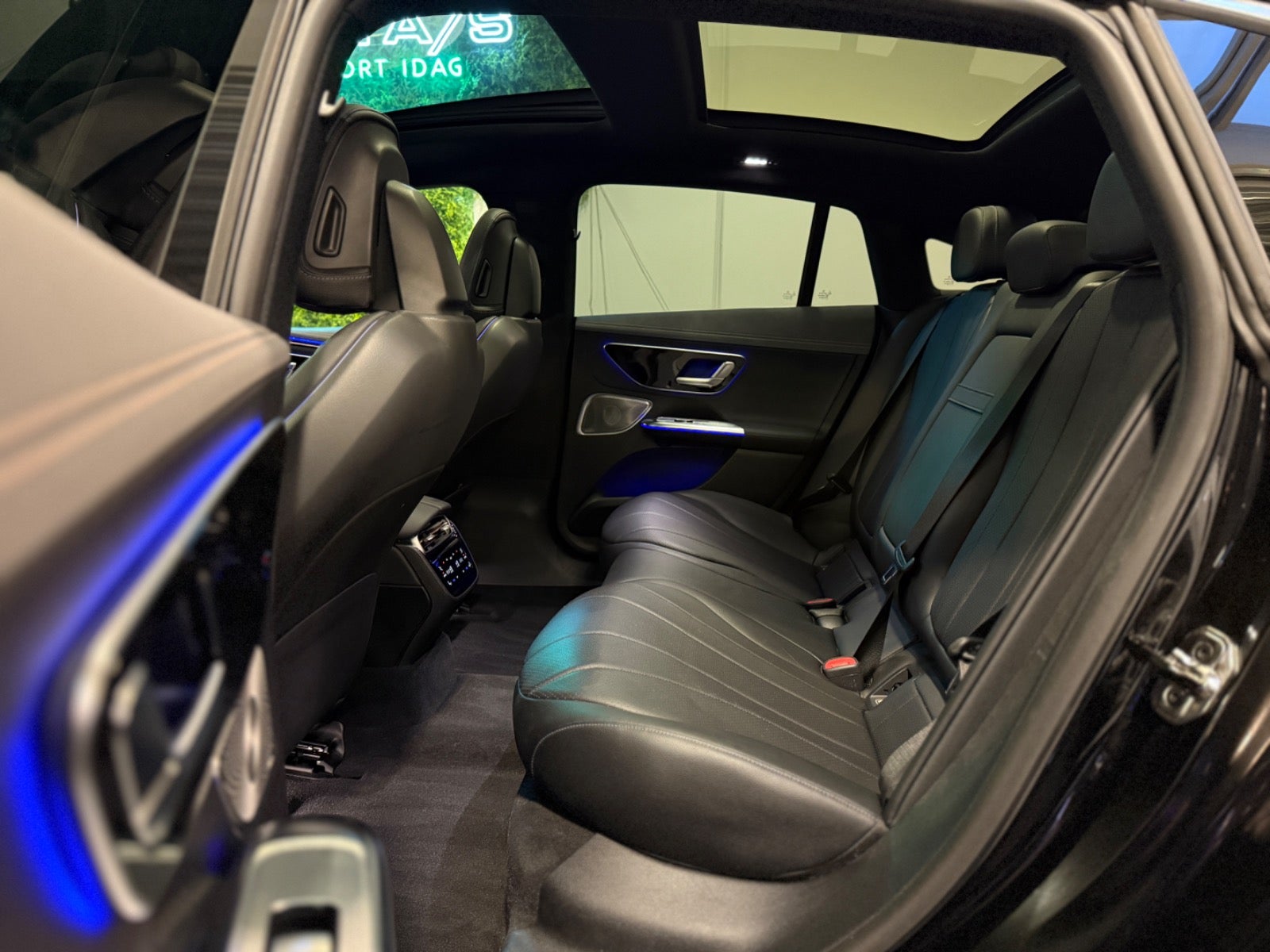 Mercedes EQE350 Electric Art