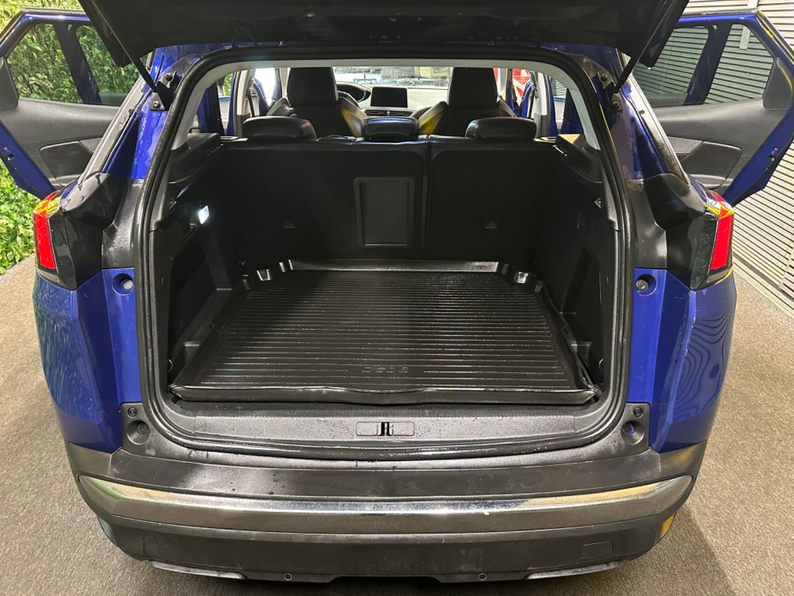 Billede af Peugeot 3008 1,2 e-THP 130 Allure EAT6