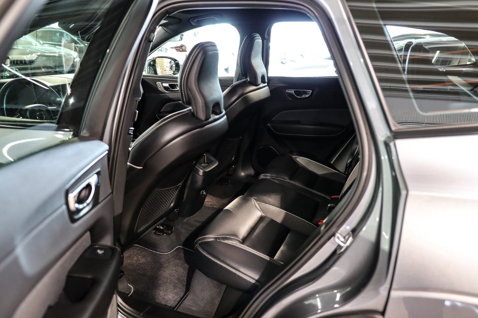 Billede af Volvo XC60 2,0 T4 190 R-Design aut.