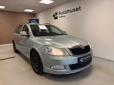 Skoda Octavia 1,6 TDi 105 Ambiente Combi DSG 5d