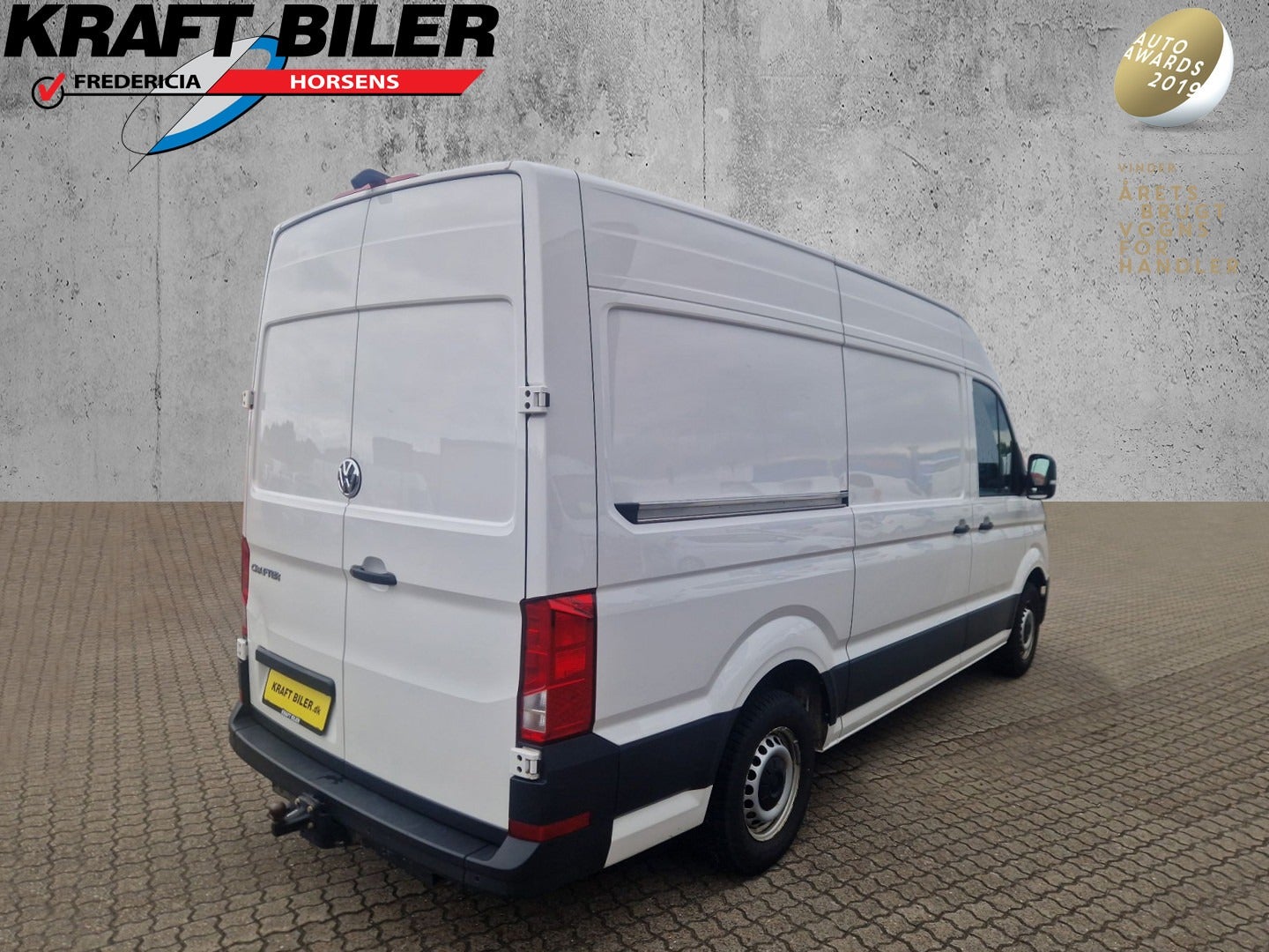 Billede af VW Crafter 35 2,0 TDi 177 Kassevogn L3H2 aut.
